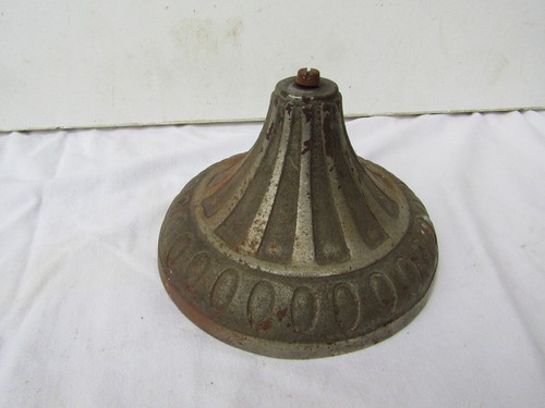 Ancien socle pied - pied, en