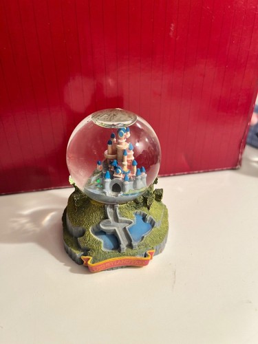 Snowglobe disneyland paris - snowglobe,