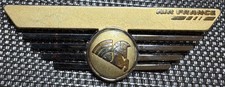 BROCHE INSIGNE HÔTESSE DE