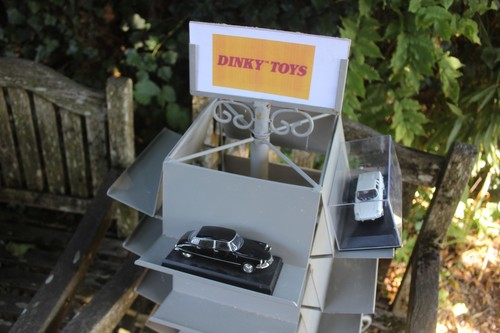 Dinky toys présentoir - dinky,
