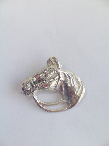 Broche veste avec - de, pins