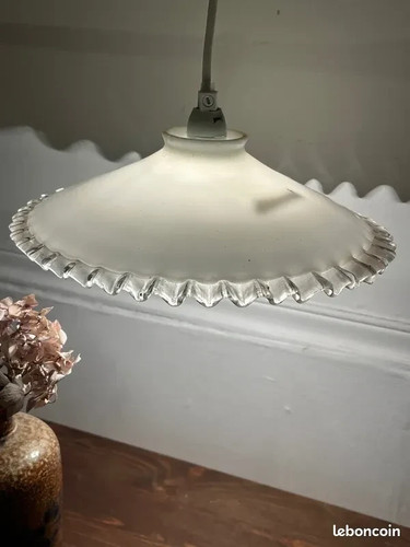 Abat jour dentelé - en, opaline