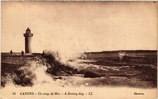 CPA CANNES - Un coup de Mer