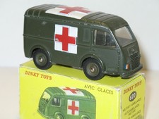 DINKY TOYS Renault ambulance