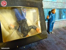 2 x 1/43 figurines FF models /