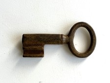 petite cle ancienne de meuble