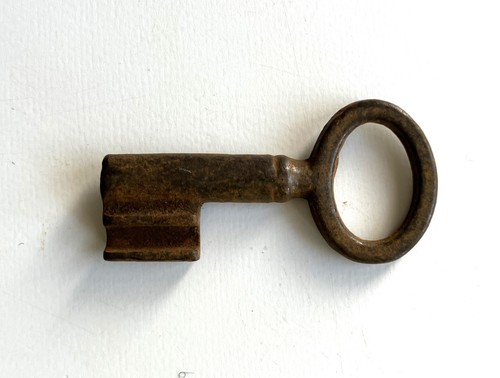 Petite cle ancienne meuble - cle,