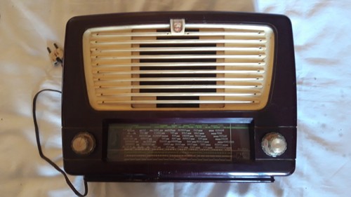 Belle radio ancienne lampes - à,