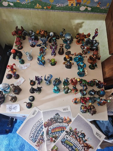 Skylanders lot figurines - +, wii