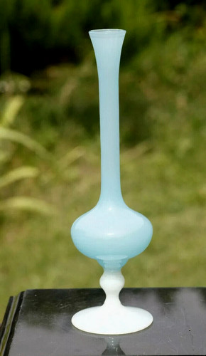 Opaline bleue vase vintage