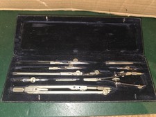 Ancienne boîte de compas KERN