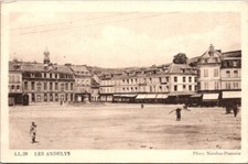 *50099 cpa Les Andelys - Place Nicolas Poussin