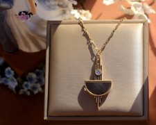 Collier Pendentif Doré Demi Cercle Nacre Grise Art Deco Vintage Style SB2