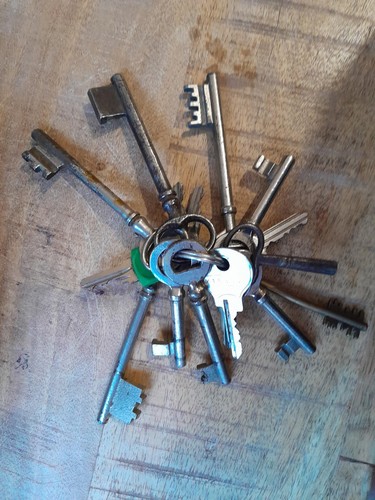Lot clés clé clefs clef - 19,