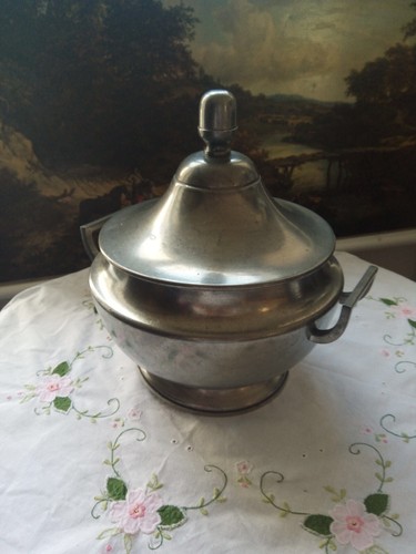 Très belle ancienne soupière