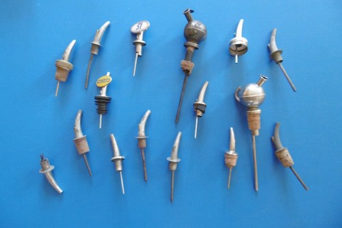 Large lot old pouring - of,