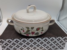 Vtg La Fraise Strawberry Casserole Dish International 8 Inches Wide  1.7qt Round