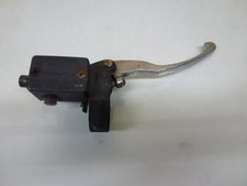 Maître cylindre frein avant