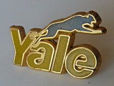 pin's pins badge Yale black