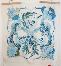 Hermès carré modèle