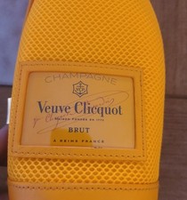 Veuve Clicquot Zippered Ice Jacket Champagne Bottle Insulated Travel Carrier New