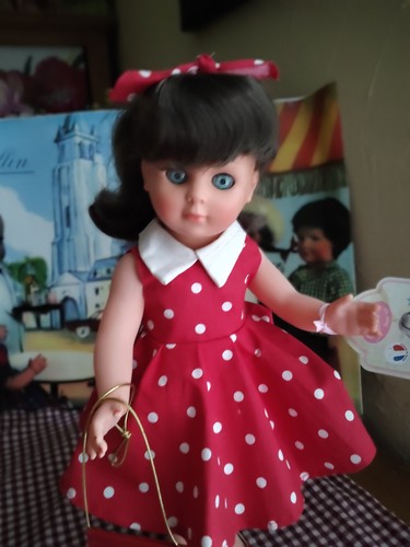 Poupee neuve mode travaux - et,