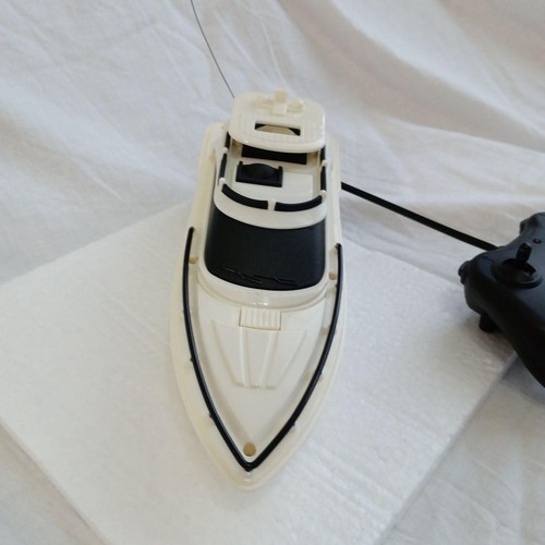 Bateau télécommandé et - télécommandé, rc