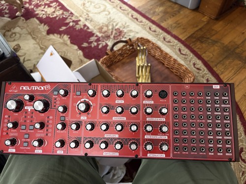 Behringer neutron analog - neutron,