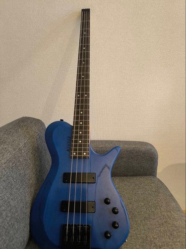 Guitare basse sans - , tête
