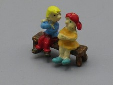 2 écoliers bleu et orange sur