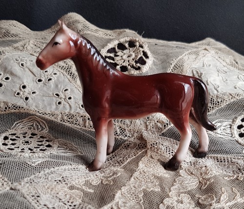 Joli cheval porcelaine