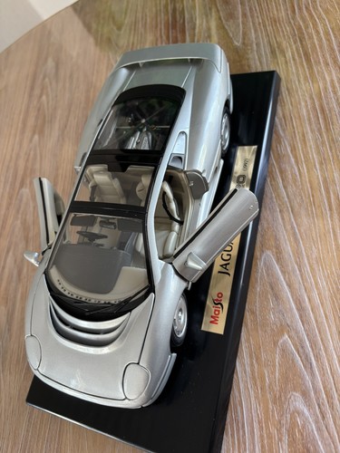Maisto jaguar xj220 1992 - jaguar,