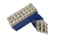 GRAVUREM Jeu chiffres à frapper 0-9 ou / et Jeu lettres à frapper A-Z,& NICKÉLE