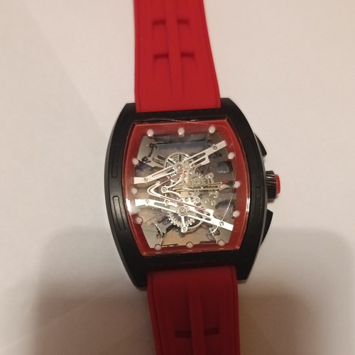 Montre homme tonneau noire