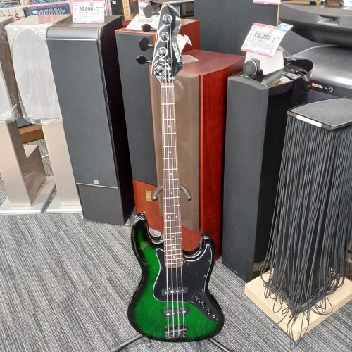Guitare basse électrique