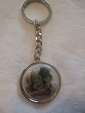 Porte-clés en métal - chien  TECKEL POIL DUR