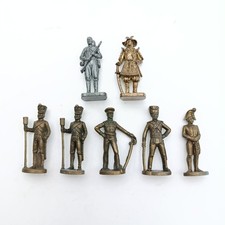 Lot de 7 figurines kinder