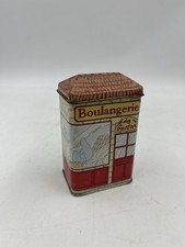 Boîte métallique ancienne.