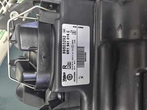 Optique avant principal droit