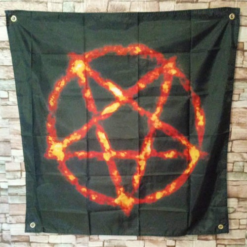 Drapeau baphomet flamme