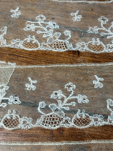Dentelle belle de - -,