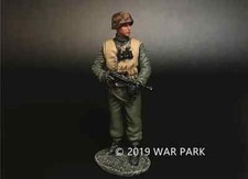 WAR PARK MINIATURES LSSAH OFFICER STANDING WITH MP40 BATTLE of KHARKOV KH058