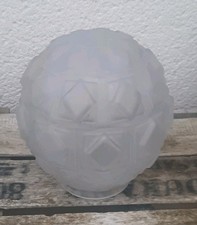 ANCIEN GLOBE EN VERRE PRESSÉ