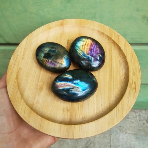 Multicolored labradorite - multicolored,