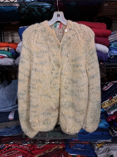 Vintage handknitted italy - in,