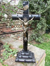Très grand crucifix ancien