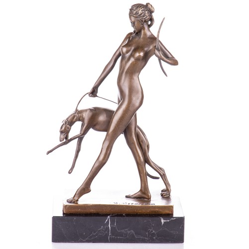Sculpture diana avec son chien - son,