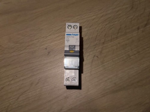 Hager mfn702 disjoncteur - •,