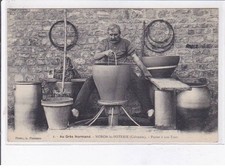 NORON-la-POTERIE: potter in turn, with Norman sandstone - very good condition