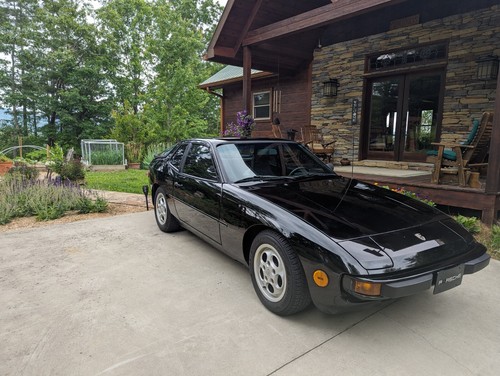 Black porsche 924s - black,